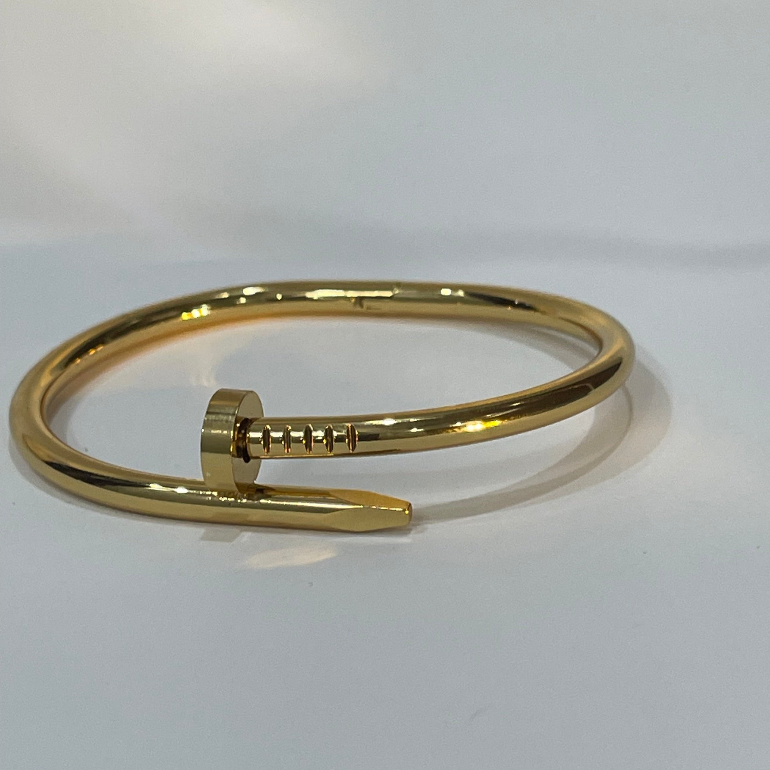 Golden Wink Bracelet