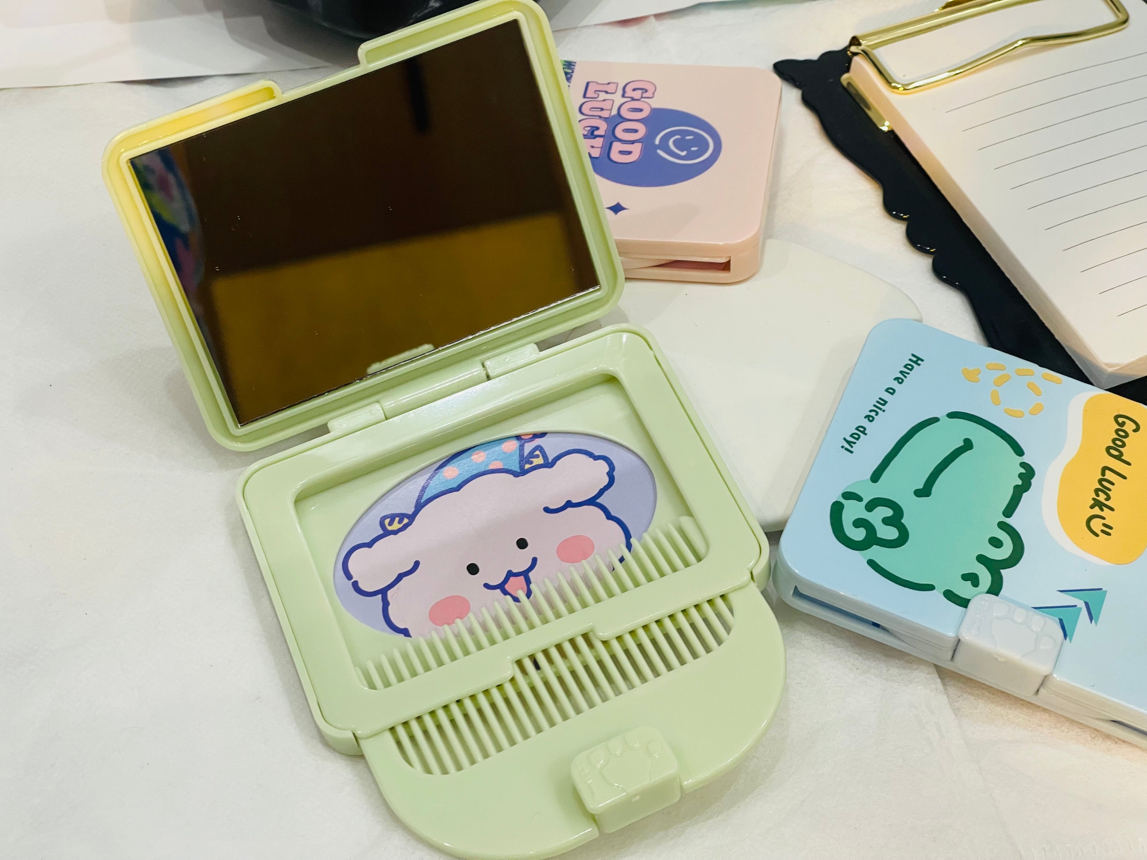 Compact Mirror & Comb Duo
